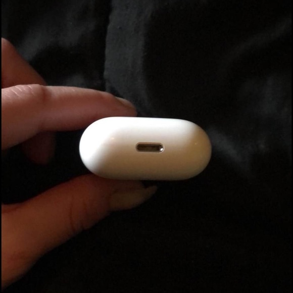 Apple Airpods with charging case